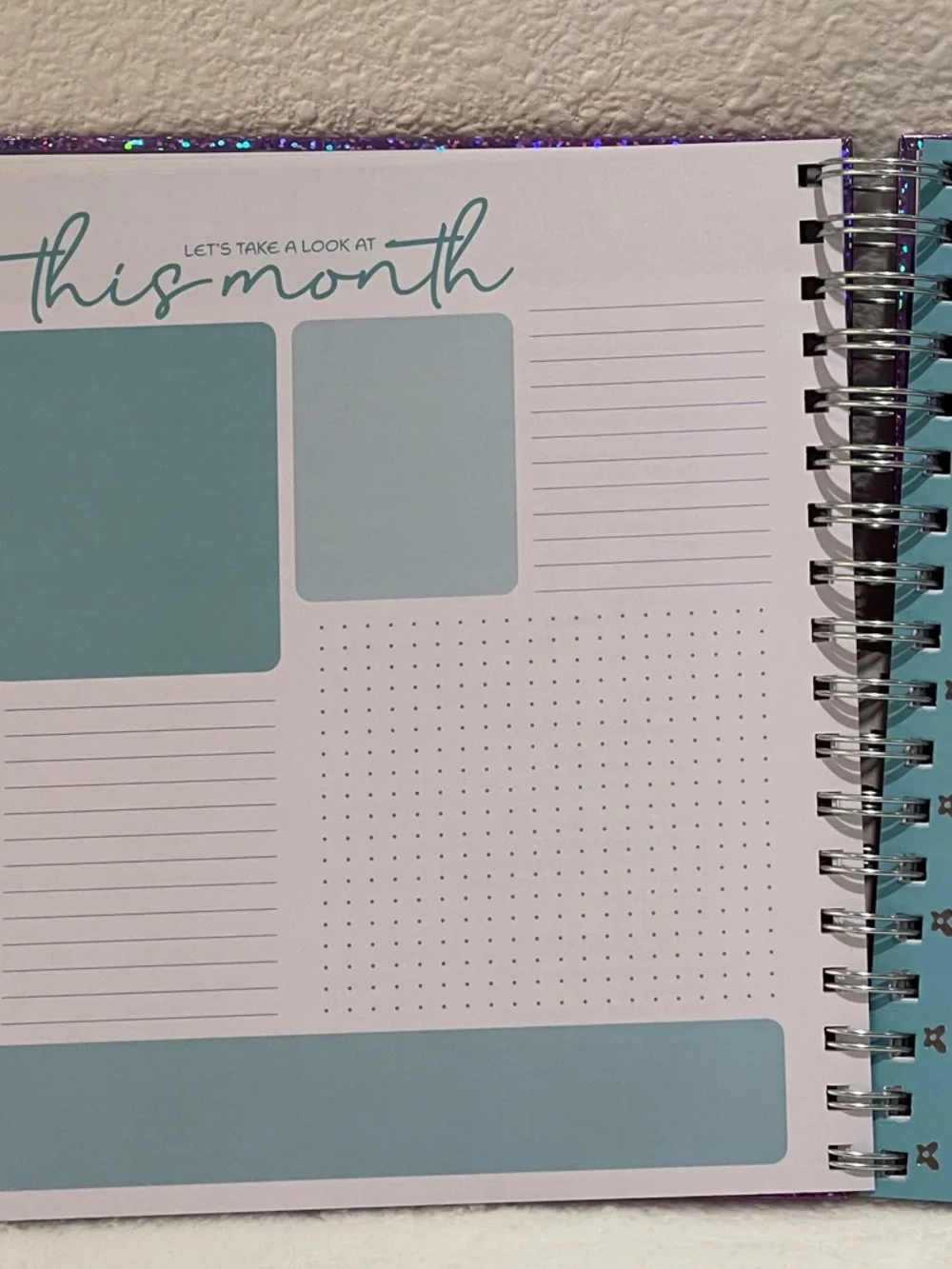 Glittery Weekly/12 Month Spiral Planner - JAN to DEC 2026. NWT.